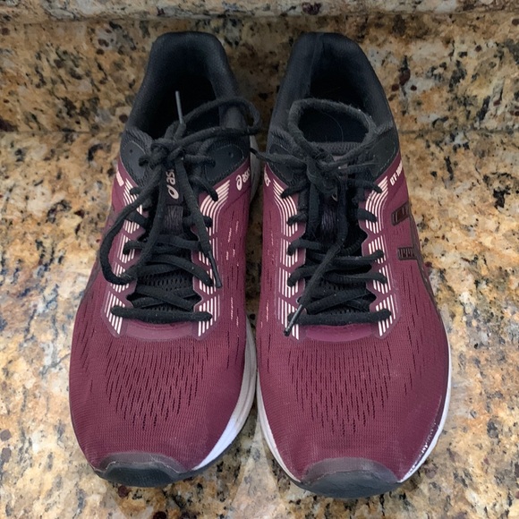 Women’s Asics GT 1000 - Picture 1 of 7